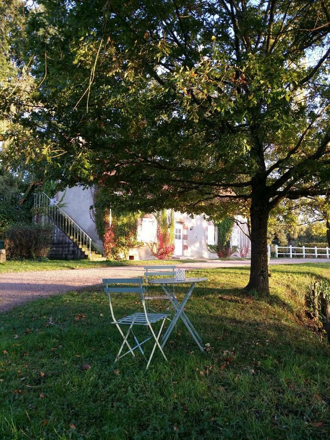 Le Domaine Du Mijarnier Acomodação com café da manhã Montbeugny Exterior foto