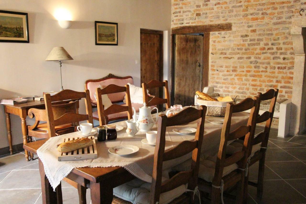 Le Domaine Du Mijarnier Acomodação com café da manhã Montbeugny Exterior foto